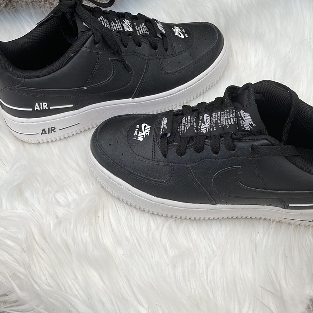 NIKE Air Force 1